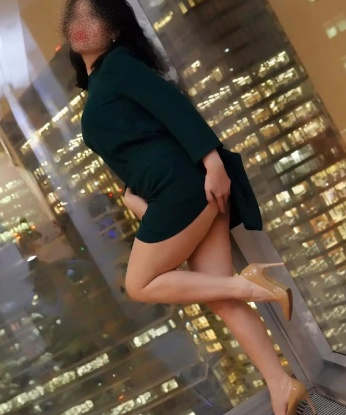 Опытная фея ждет в гости сильного и щедрого мужчину. Погрузимся в мир страсти, почувствуй себя королем в моих объятиях. Расслабься и отдохни в моих нежных ласках. 72, 45 лет